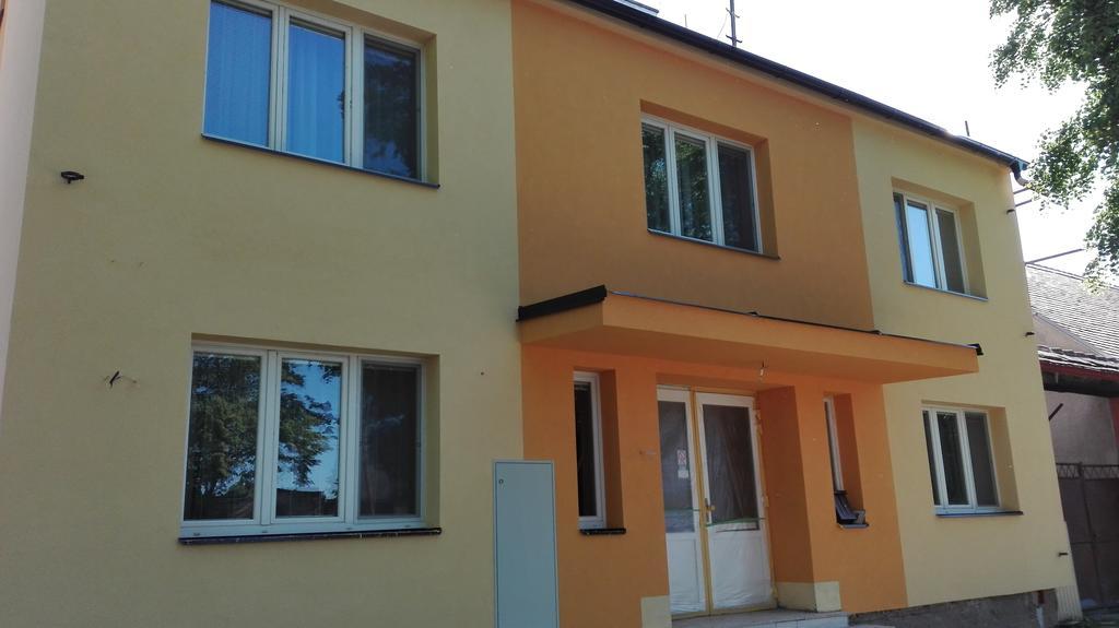 Penzion U Dvou Lip Drnholec Dış mekan fotoğraf